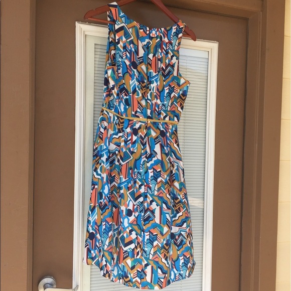 Geometric patterned high low dress - Picture 2 of 2